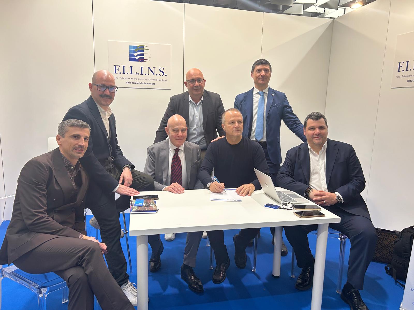 Firma della convenzione con Axios